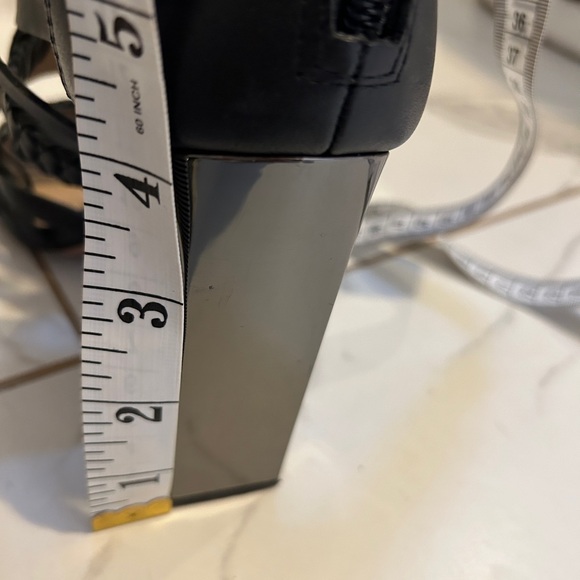 BCBGMaxAzria Black Shoes Sz 8.5 - Picture 7 of 11